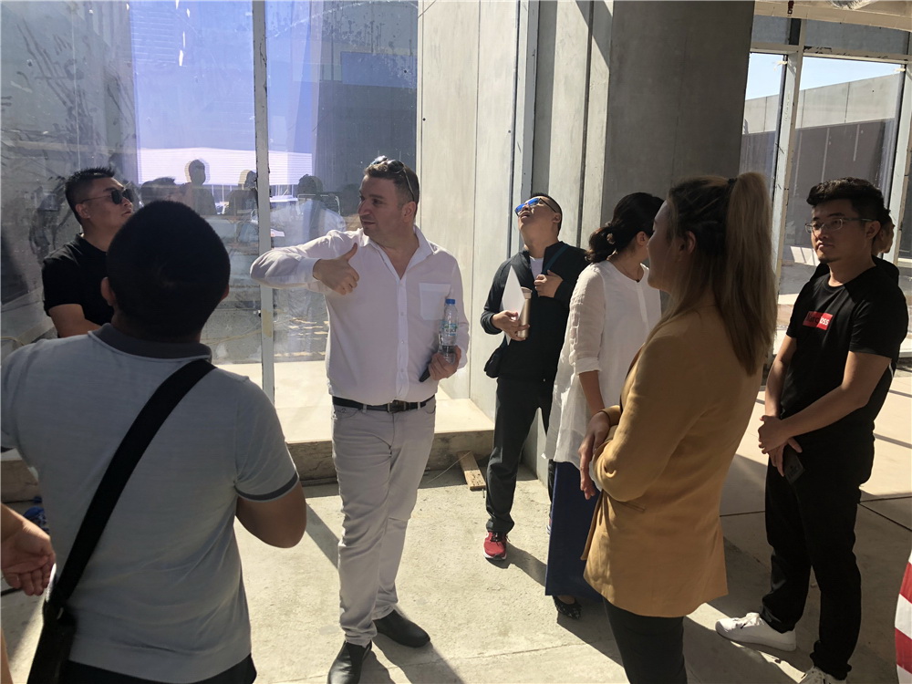 蜜桃视频网站入口瓷砖迪拜游学参观D3设计区和CIAAD的总部新基地