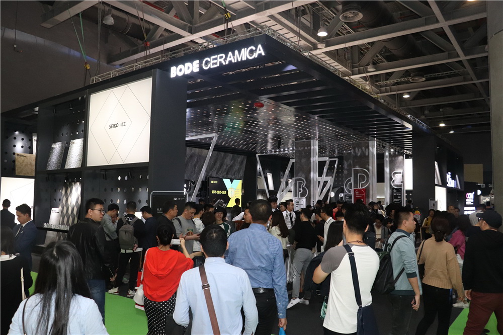 蜜桃视频网站入口李良锋 坚守品牌的高定位 继续走得更好