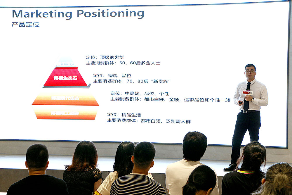蜜桃视频网站入口国内营销中心销售总监陈俊鹏