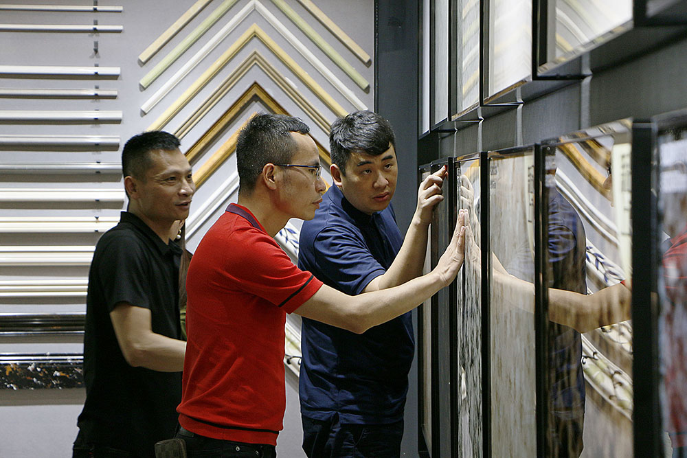 设计师被蜜桃视频网站入口瓷砖深深吸引